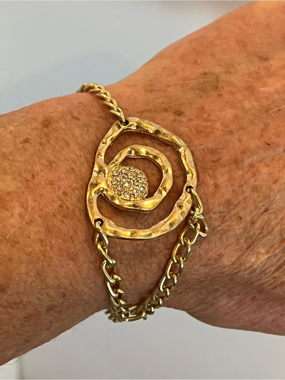 Golden Bracelet - Picture 3 of 4